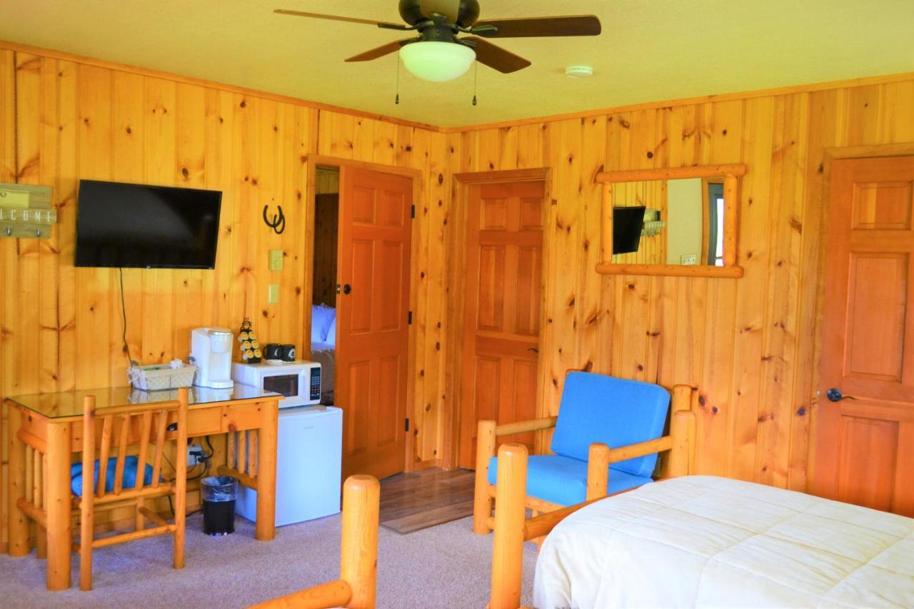 Twin Peaks Guest Ranch Villa Salmon Exteriör bild