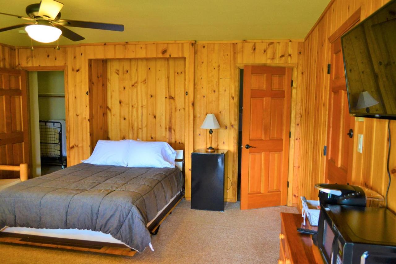 Twin Peaks Guest Ranch Villa Salmon Exteriör bild